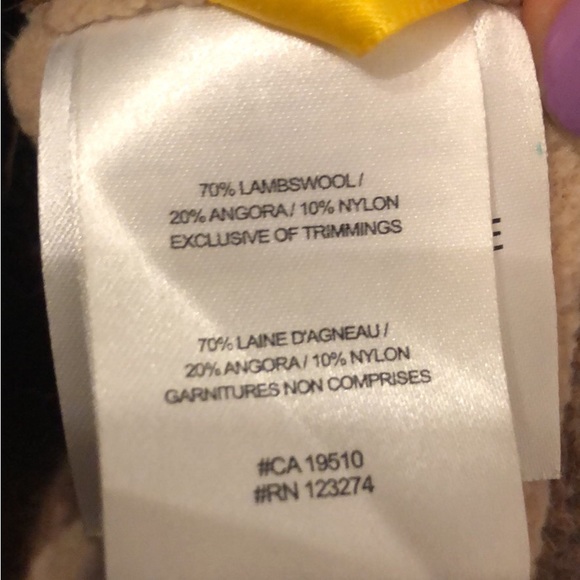 Wool hat with fur pompom - Picture 5 of 6